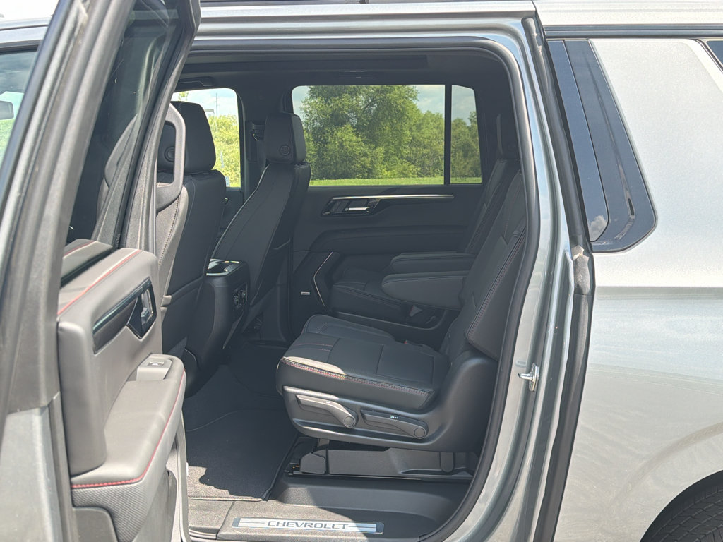 New 2026 Chevrolet Suburban RST w/ RST Capability Package AWD/4WD image 36