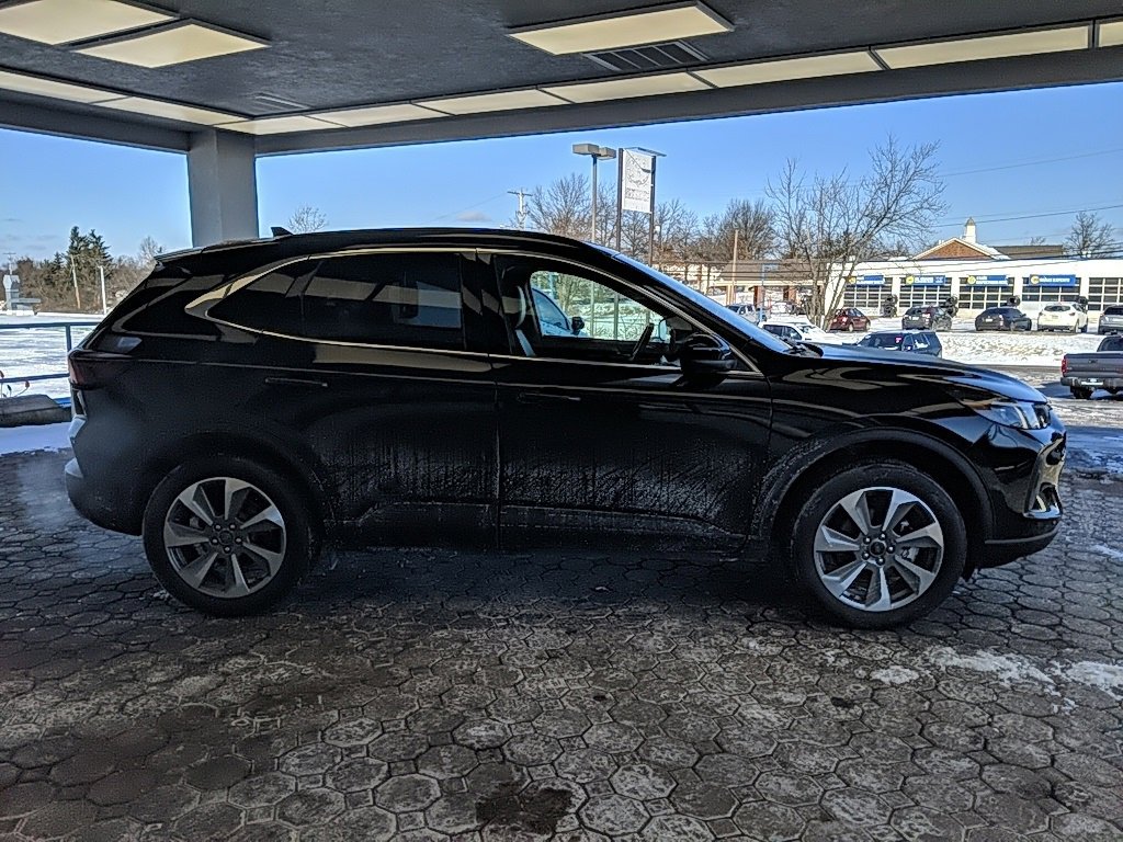 Used 2025 Ford Escape Platinum w/ Premium Technology Package image 4