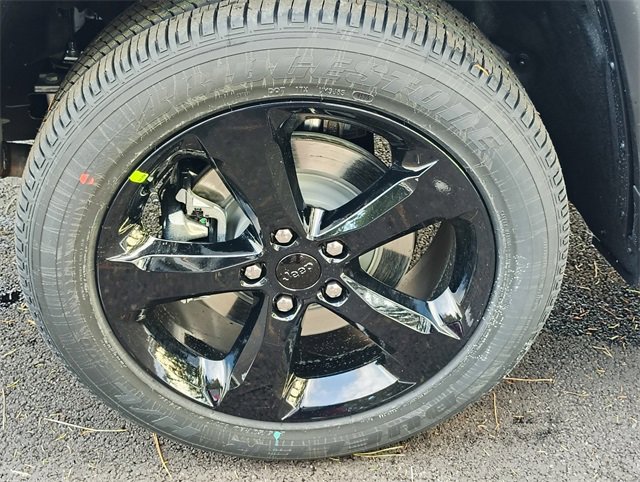 New 2025 Jeep Grand Cherokee L Altitude image 6