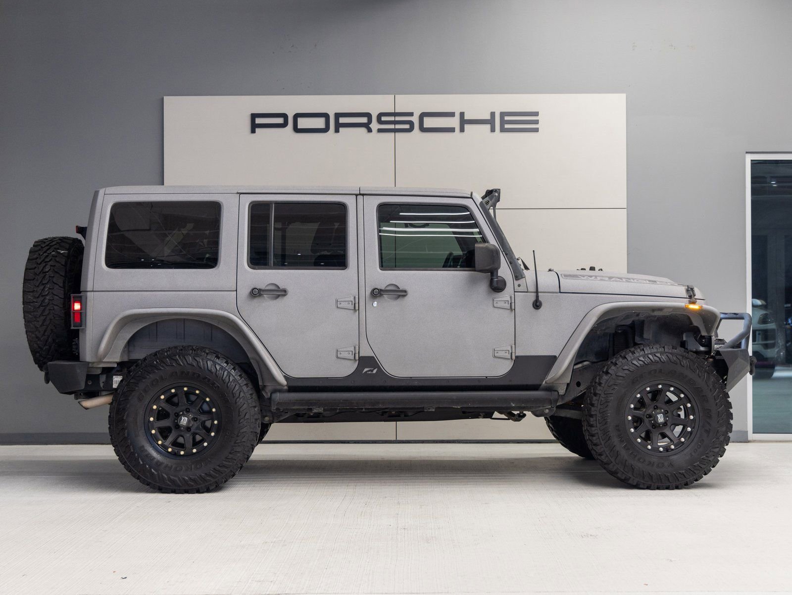 Used 2014 Jeep Wrangler Unlimited Sahara w/ Max Tow Package image 8