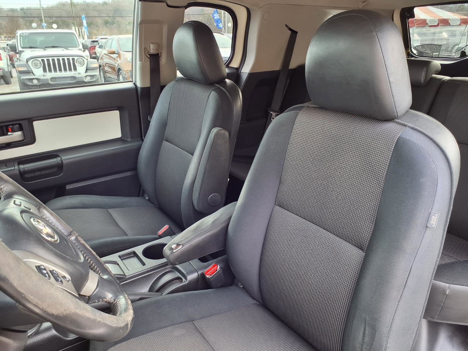 Used 2011 Toyota FJ Cruiser Base image 14