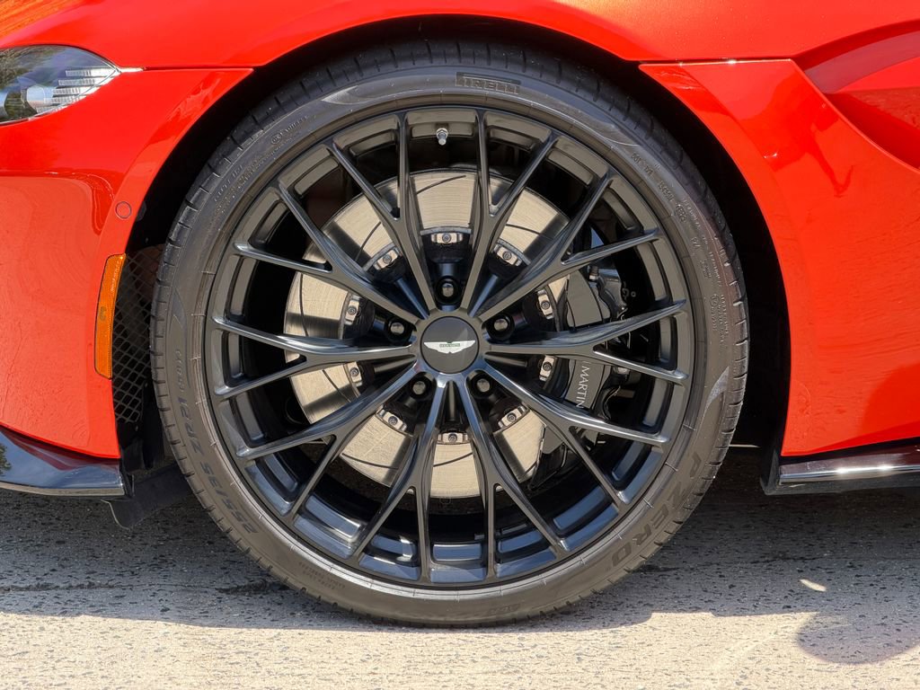 Used 2023 Aston Martin V8 Vantage Roadster RWD image 4