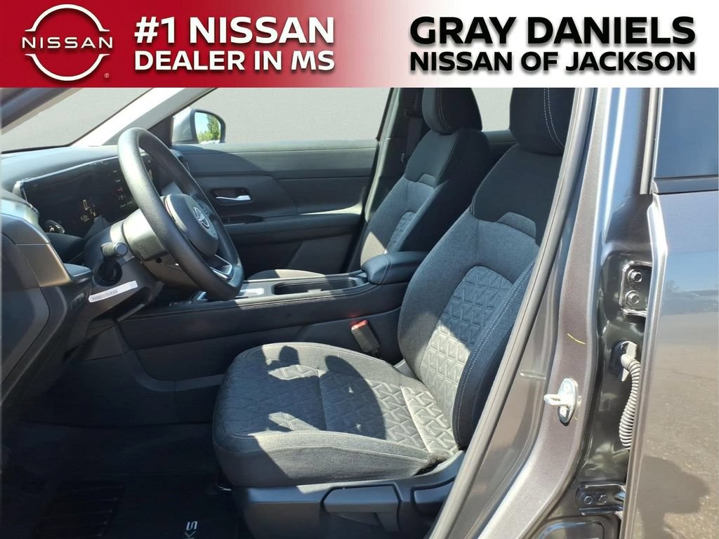 Certified 2025 Nissan Kicks SV AWD/4WD image 24