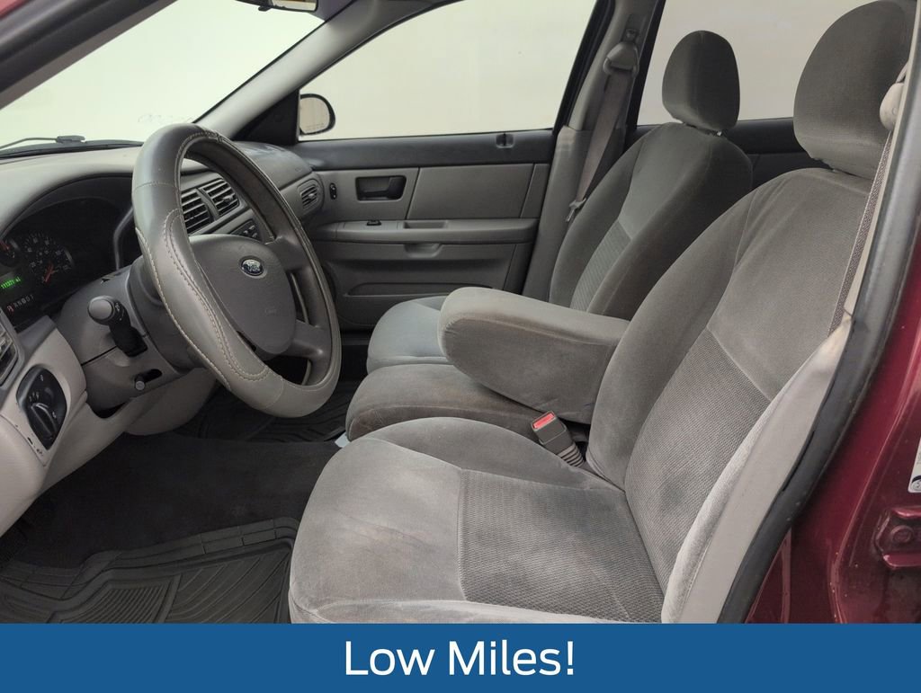 Used 2005 Ford Taurus SE FWD image 4