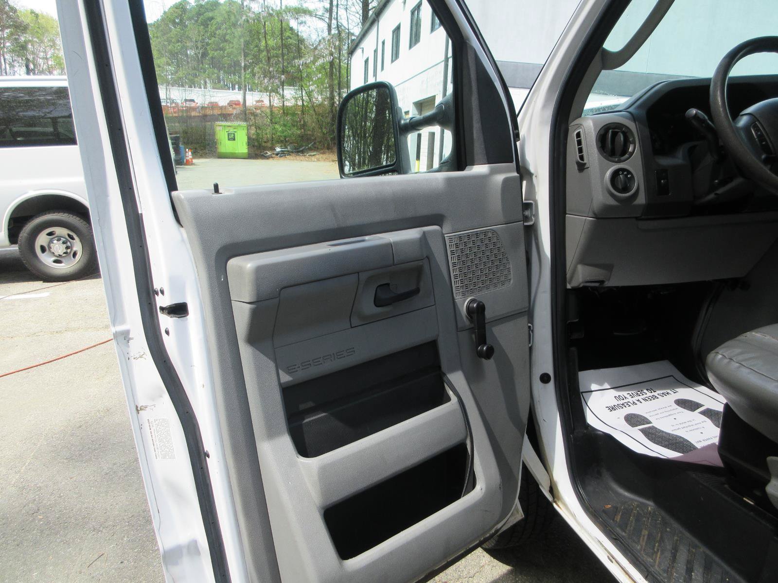 Used 2013 Ford E-350 and Econoline 350 Super Duty w/ Class I Trailer Tow Pkg RWD image 9