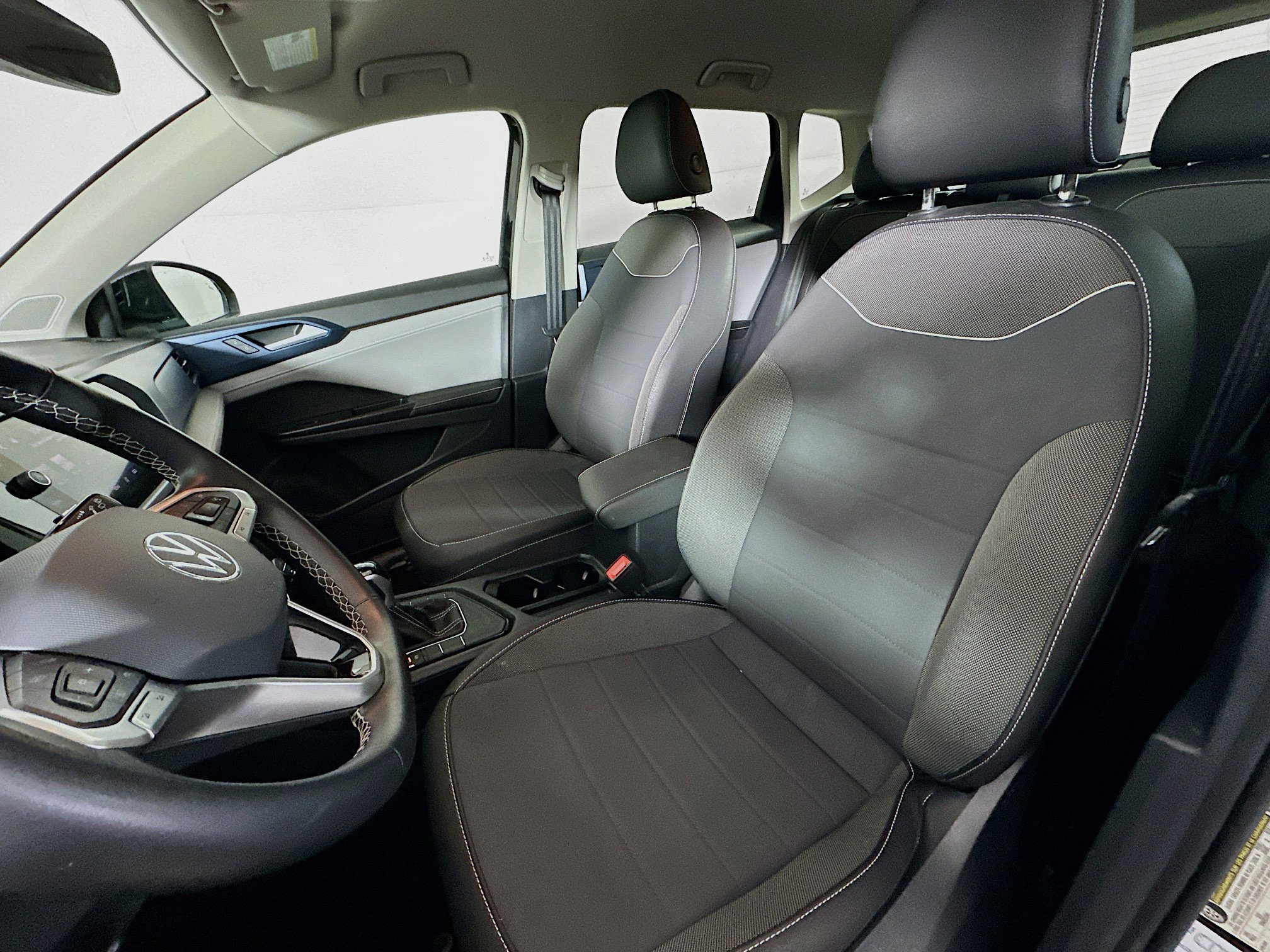 Used 2024 Volkswagen Taos SE image 13