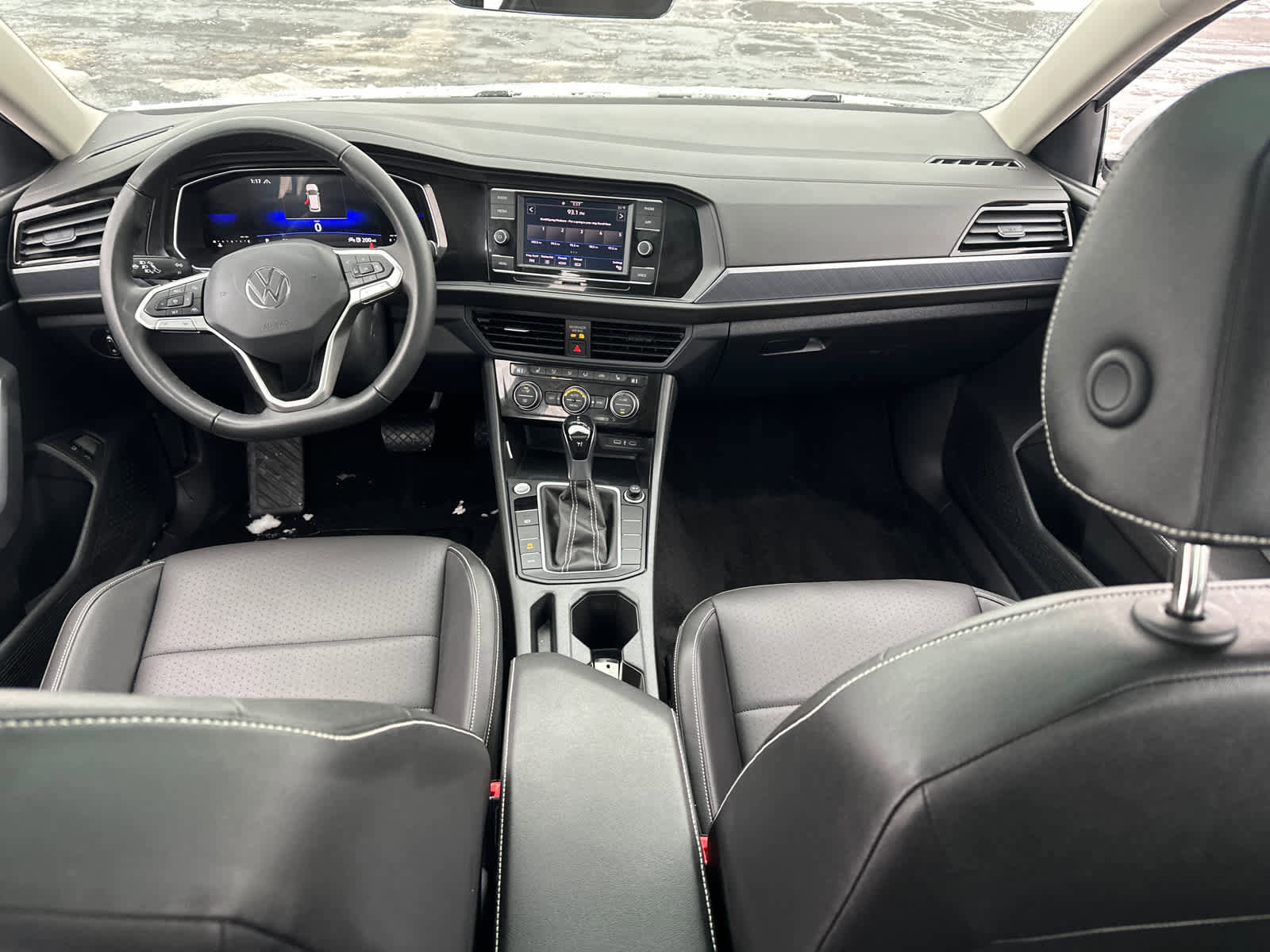 Used 2024 Volkswagen Jetta SE w/ Panoramic Sunroof Package image 15