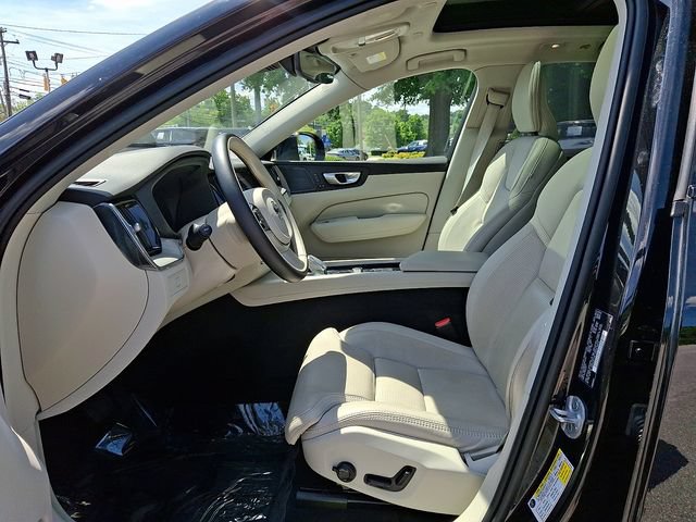 Used 2024 Volvo XC60 B5 Ultimate w/ Protection Package Premier AWD/4WD image 16