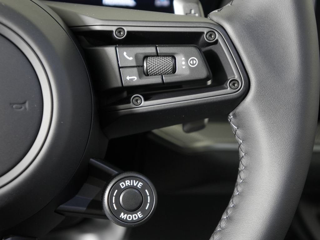 New 2026 Porsche Cayenne Coupe AWD/4WD image 24
