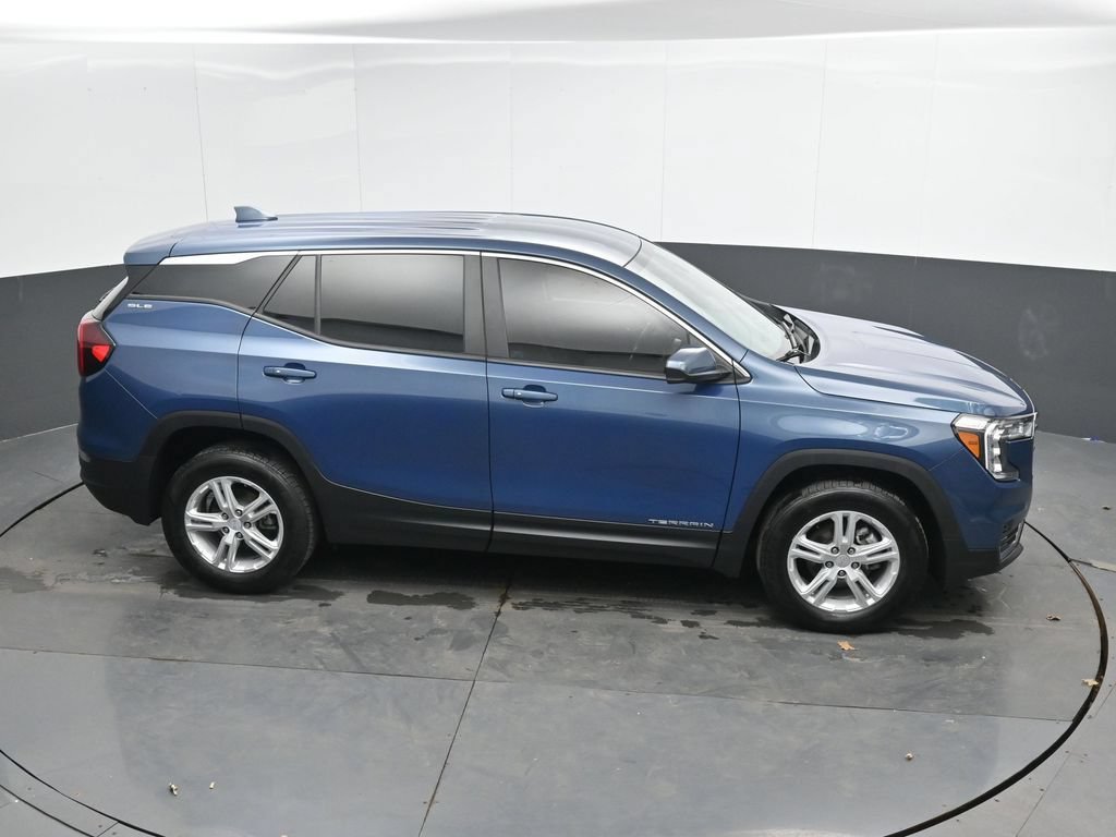 Used 2024 GMC Terrain SLE AWD/4WD image 37