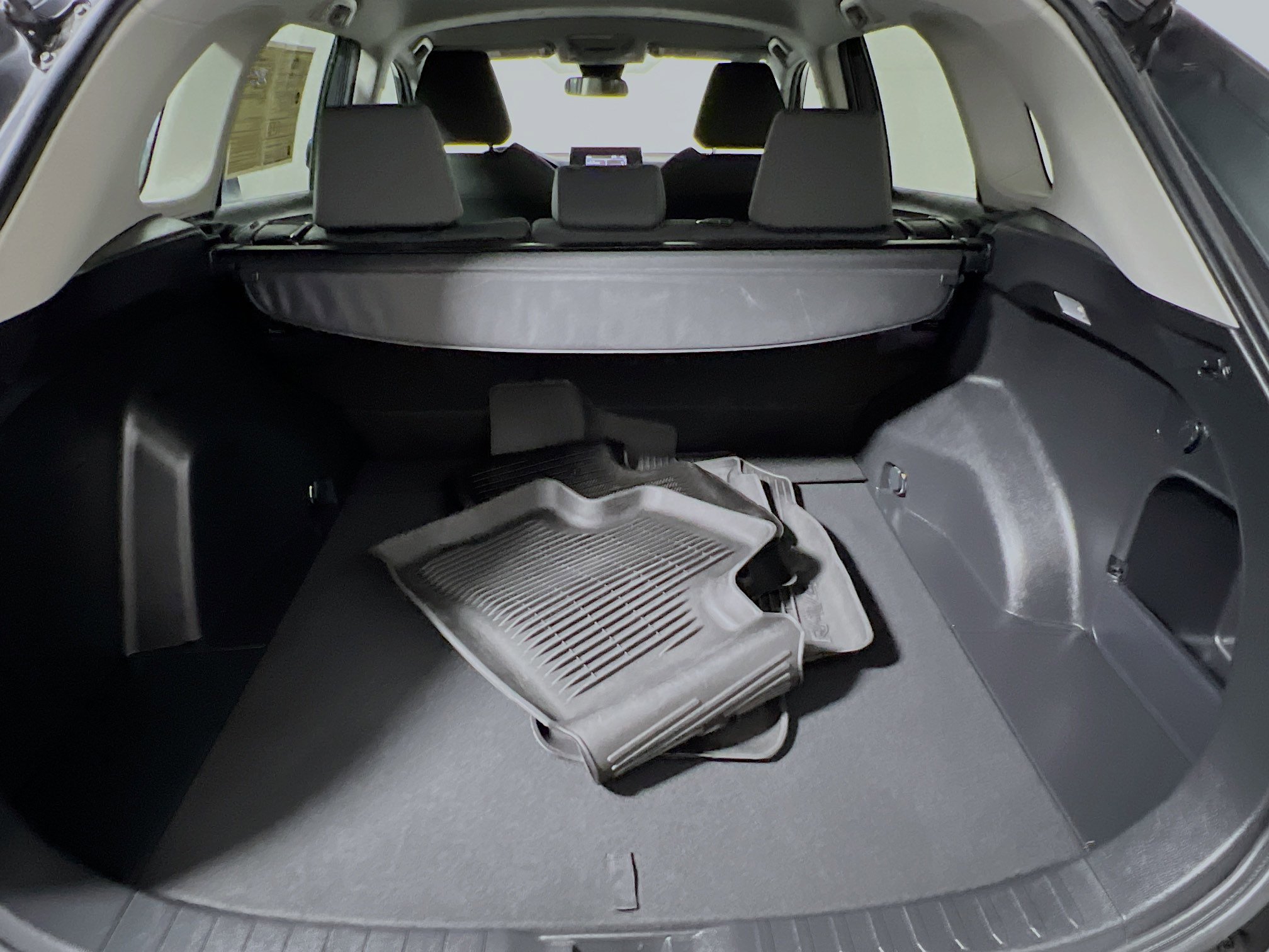 Used 2021 Toyota RAV4 XLE image 34