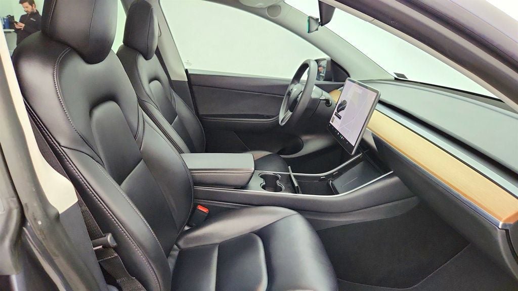 Used 2020 Tesla Model Y Long Range AWD/4WD image 28