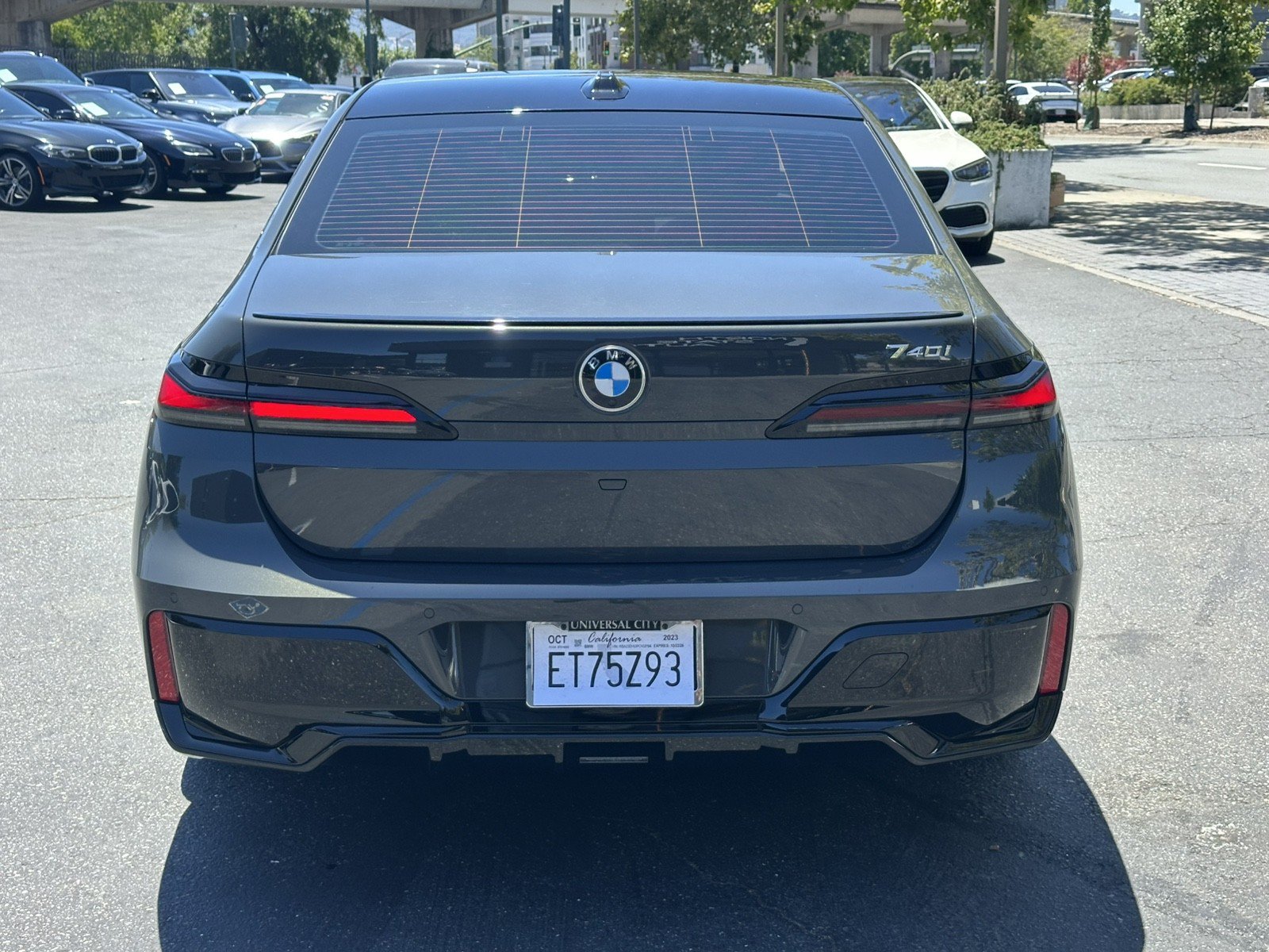 Used 2023 BMW 740i w/ Parking Assistance Package RWD image 10