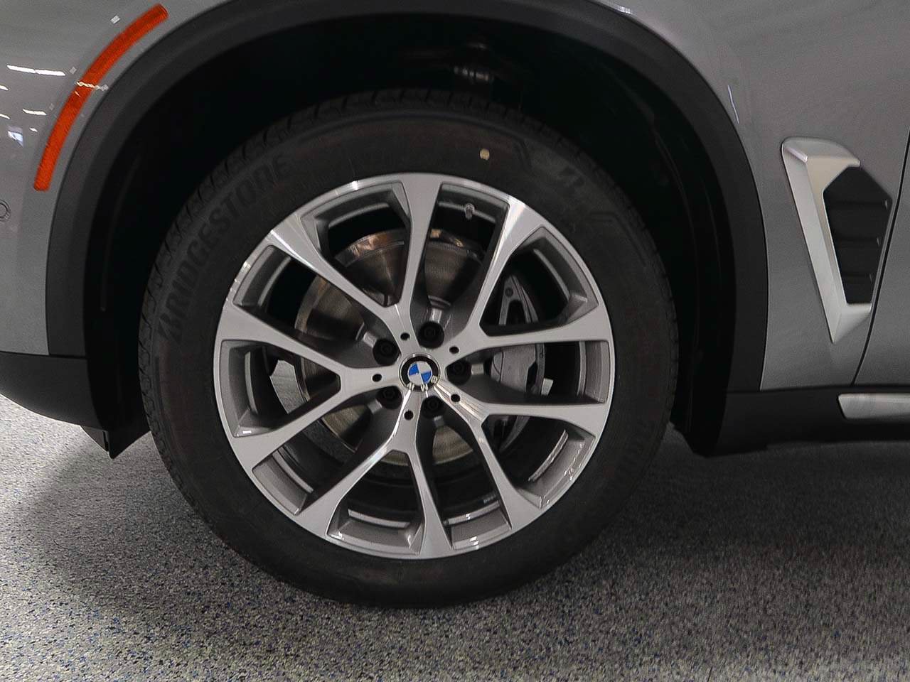 Used 2026 BMW X5 xDrive40i w/ Premium Package AWD/4WD image 5
