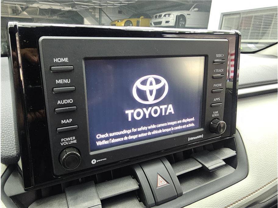Used 2020 Toyota RAV4 XLE w/ Convenience Package AWD/4WD image 16