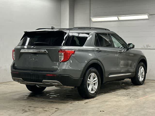 Used 2024 Ford Explorer XLT w/ Equipment Group 202A AWD/4WD image 23