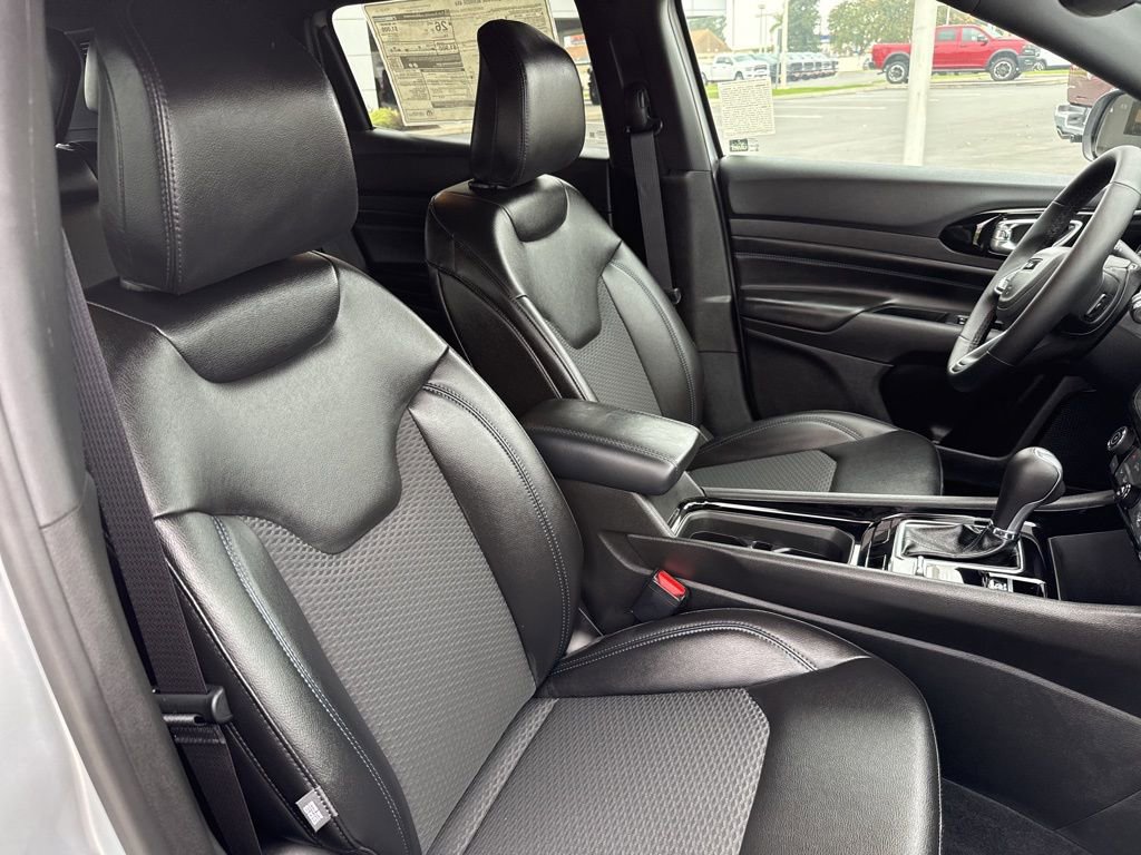 New 2026 Jeep Compass Latitude AWD/4WD image 12