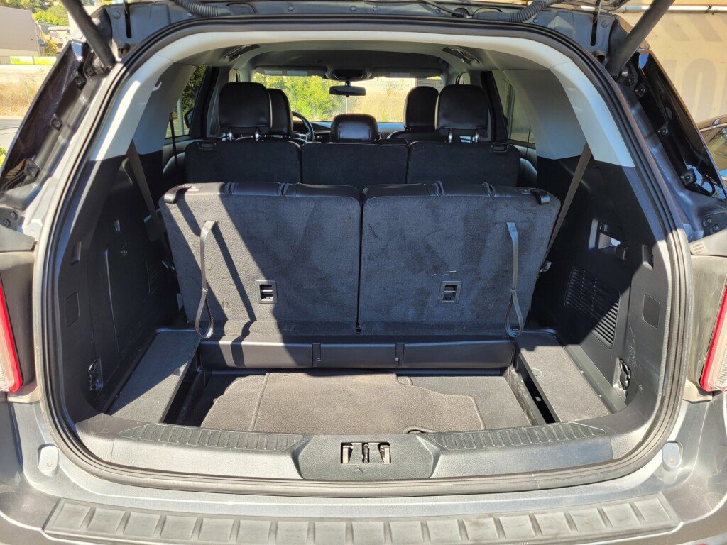 Used 2023 Ford Explorer XLT w/ Equipment Group 202A image 26