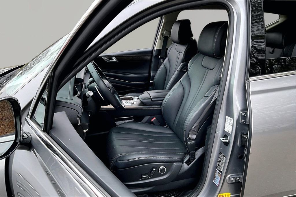 Used 2024 Genesis GV80 2.5T image 17