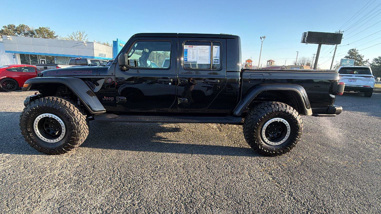 Used 2024 Jeep Gladiator Rubicon AWD/4WD image 7
