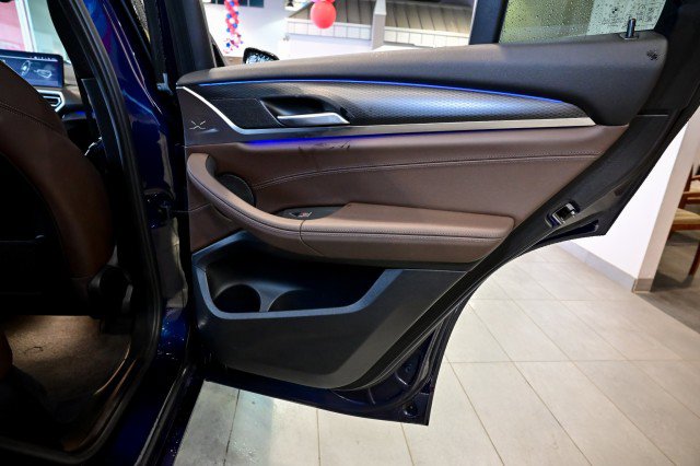 Used 2022 BMW X4 xDrive30i w/ M Sport Package image 27