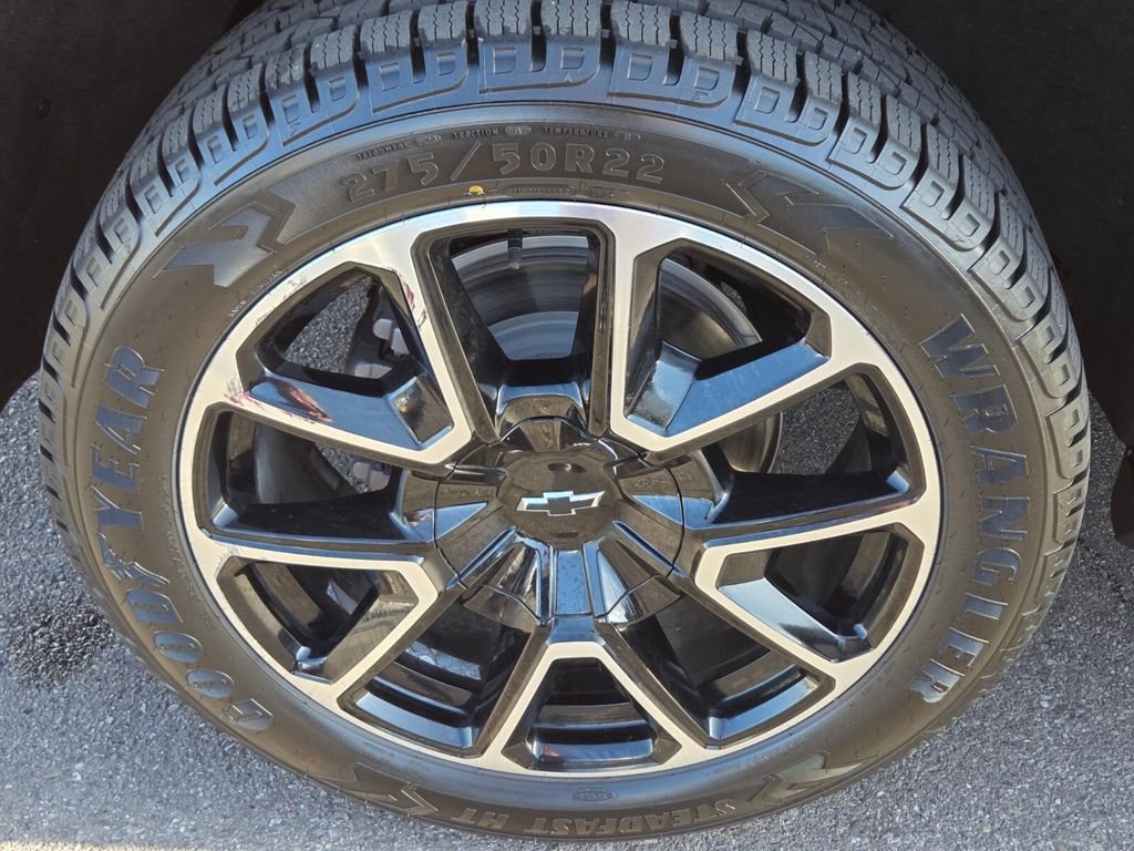 Used 2023 Chevrolet Suburban RST AWD/4WD image 10