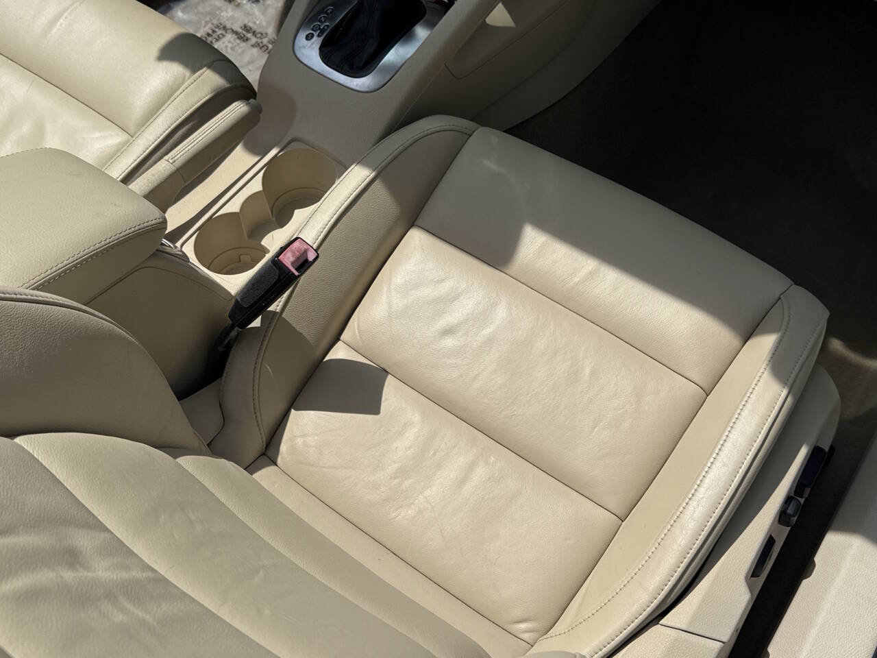 Used 2012 Volkswagen Eos Lux FWD image 40