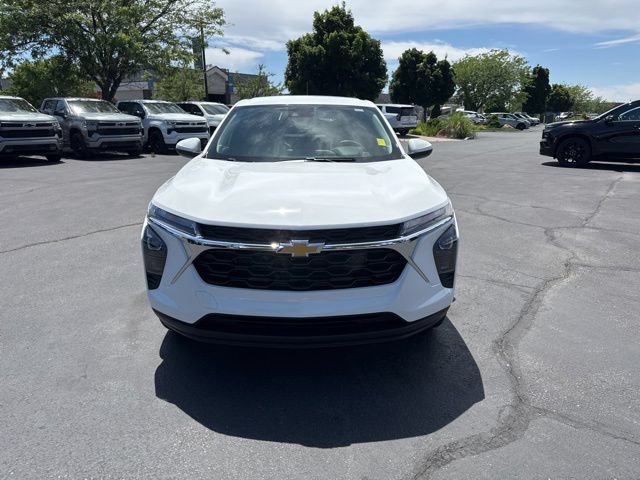 New 2026 Chevrolet Trax LS w/ LS Convenience Package FWD image 2