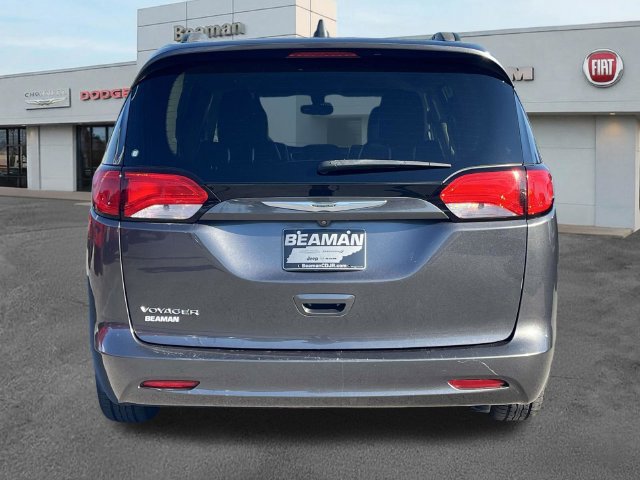 Used 2021 Chrysler Voyager Lxi FWD image 6