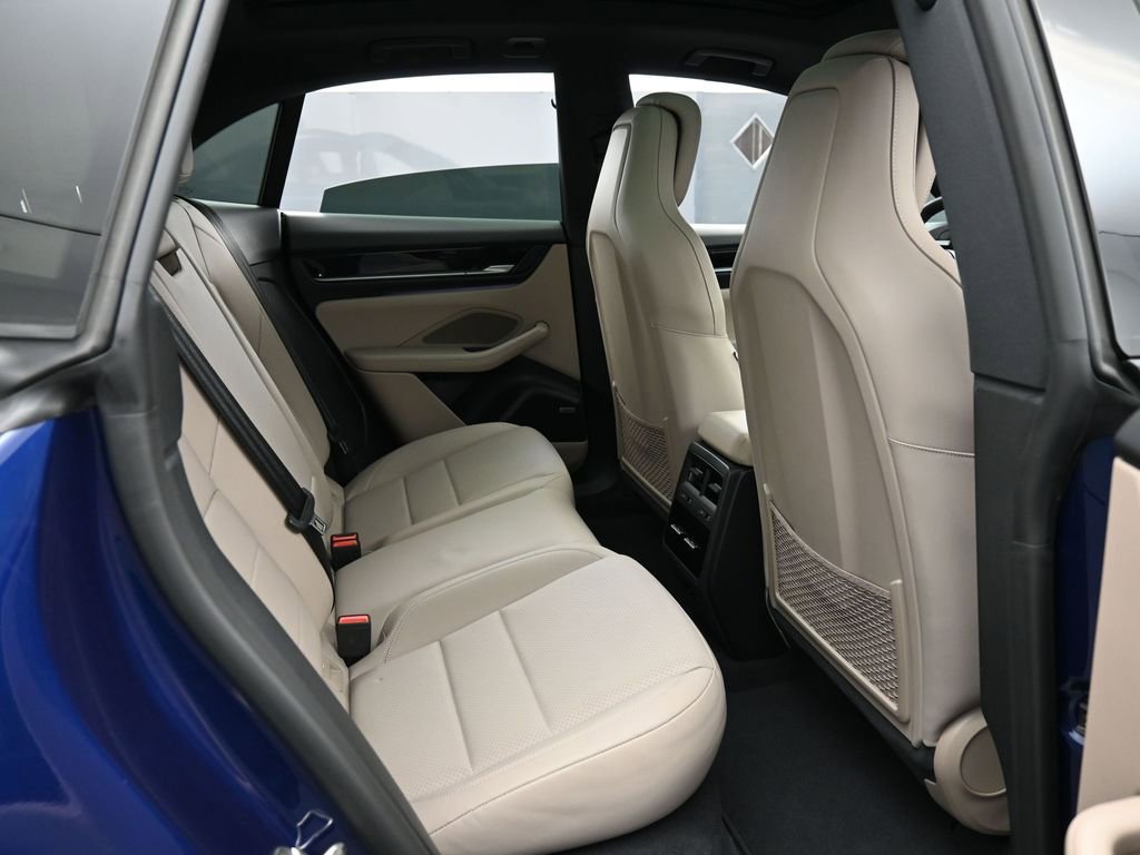 Certified 2025 Porsche Macan 4S Electric image 28