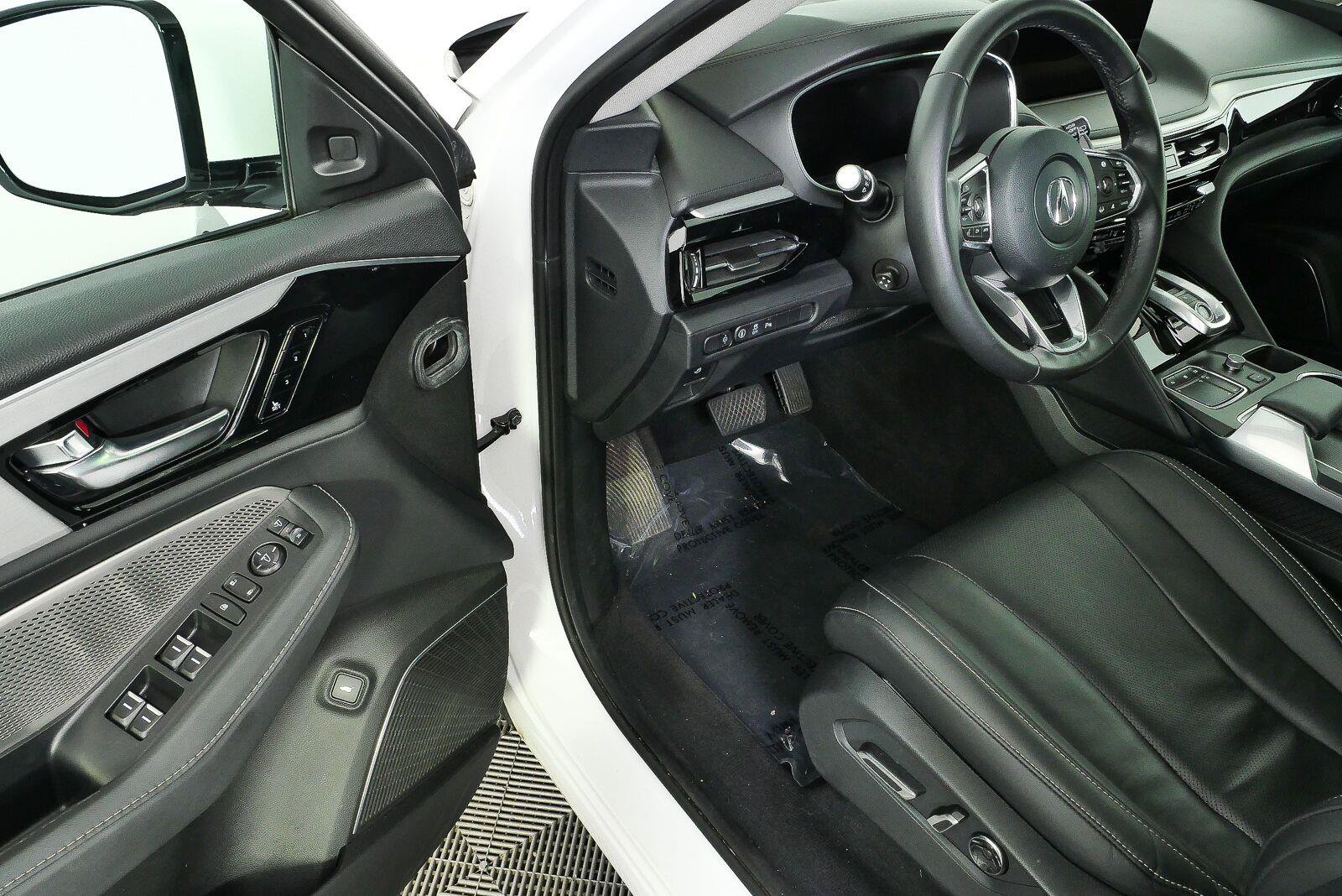 Used 2023 Acura MDX w/ Technology Package AWD/4WD image 8