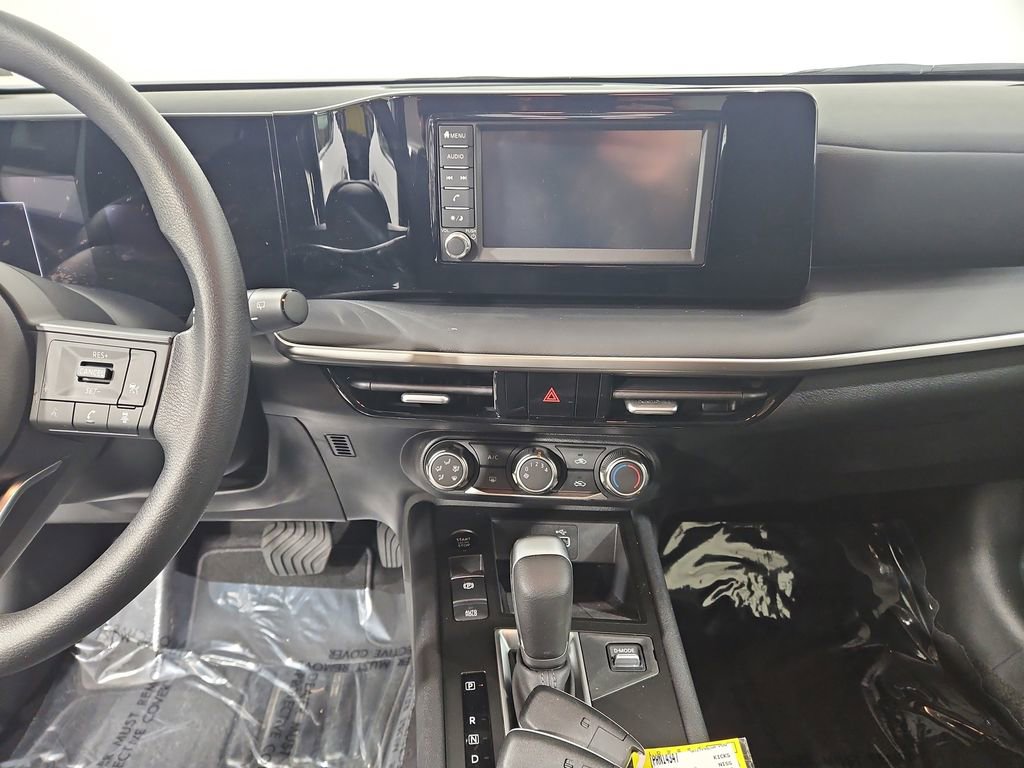 Certified 2025 Nissan Kicks S image 19