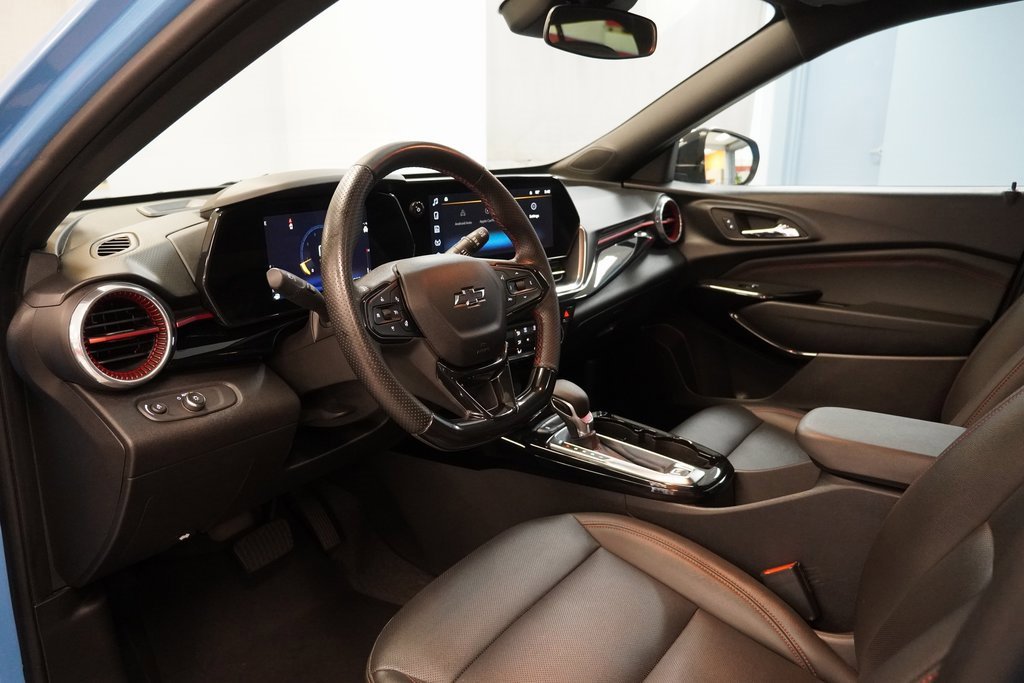 Used 2024 Chevrolet Trax RS w/ Sunroof Package image 7