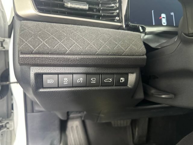 Used 2025 Toyota Camry XLE w/ Premium Plus Package AWD/4WD image 13