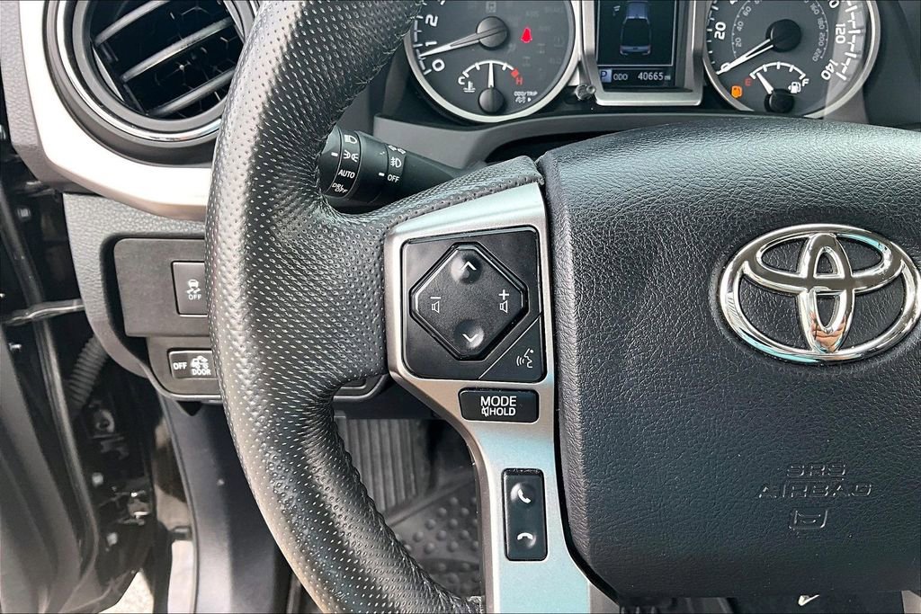 Used 2022 Toyota Tacoma SR5 w/ Technology Package RWD image 12