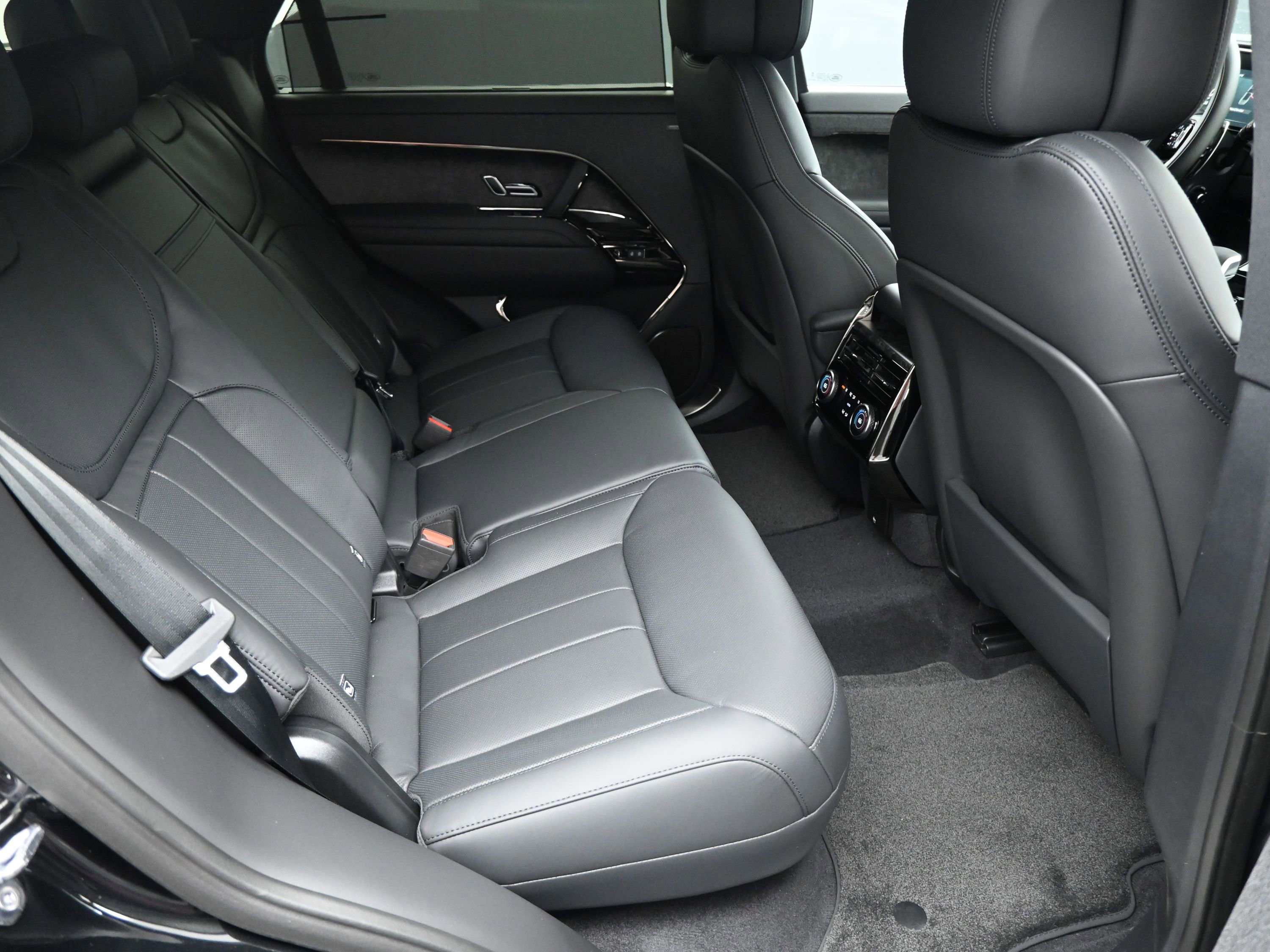 New 2025 Land Rover Range Rover Sport Dynamic SE image 11