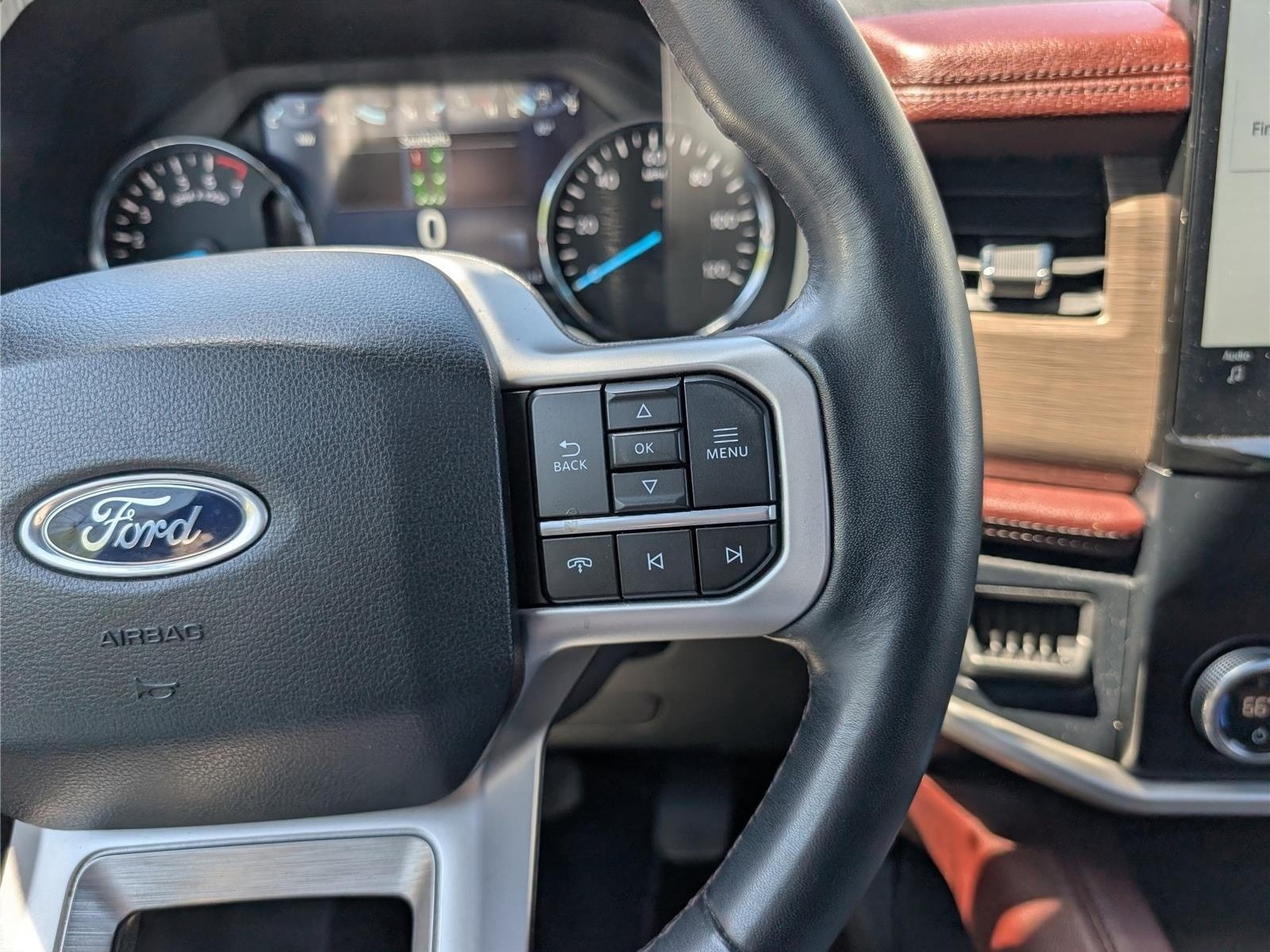 Used 2023 Ford Expedition Limited AWD/4WD image 26
