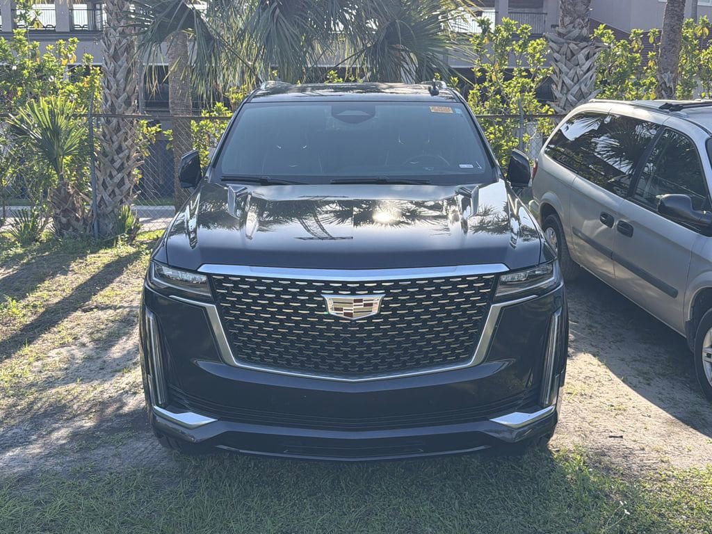 Used 2023 Cadillac Escalade ESV Premium Luxury AWD/4WD image 2
