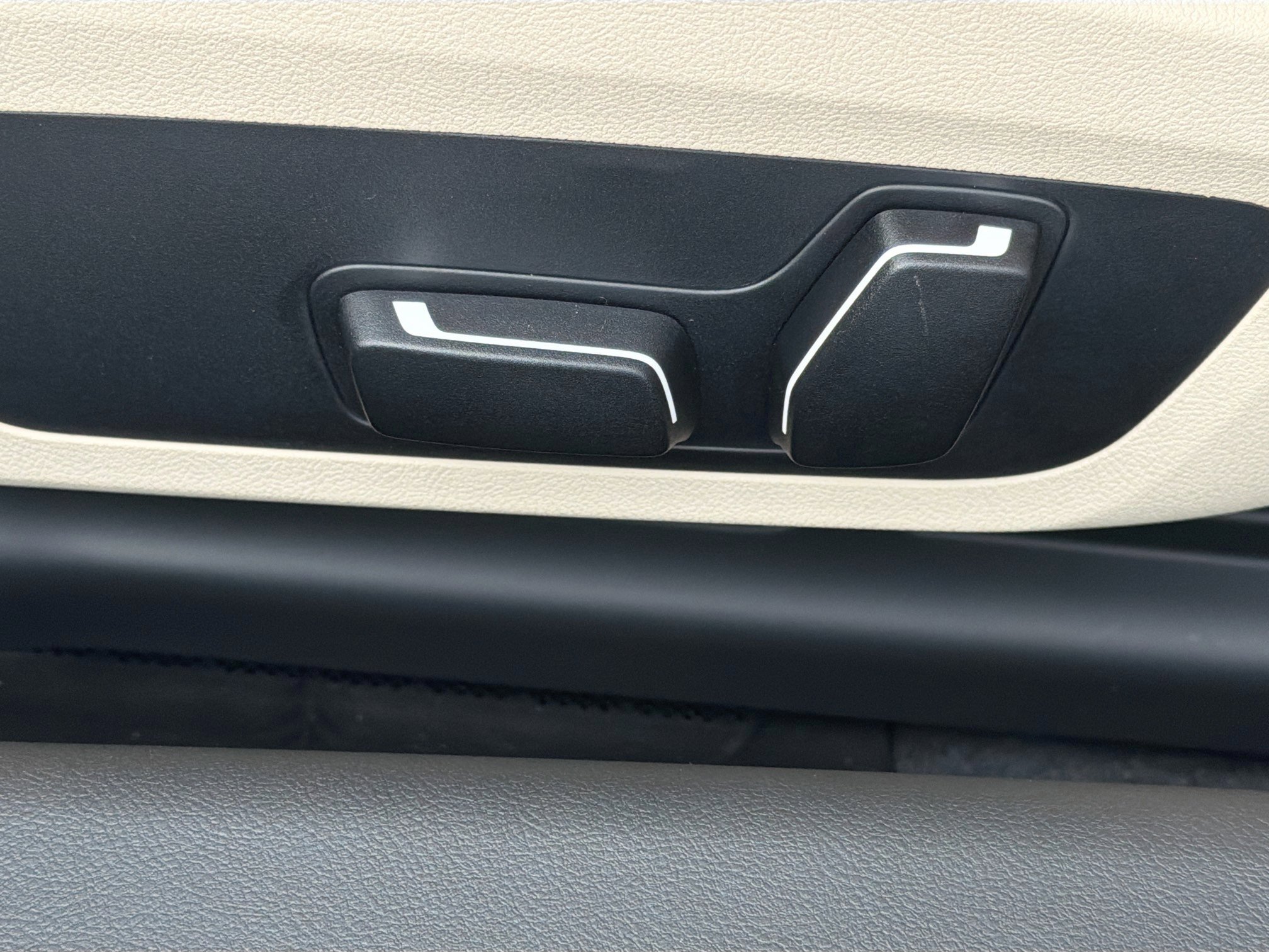 New 2026 BMW 230i Coupe w/ Parking Assistance Package image 23