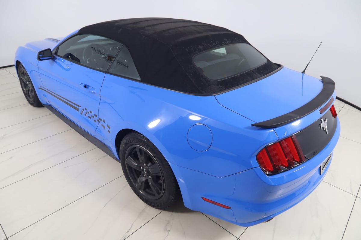 Used 2017 Ford Mustang Convertible RWD image 25