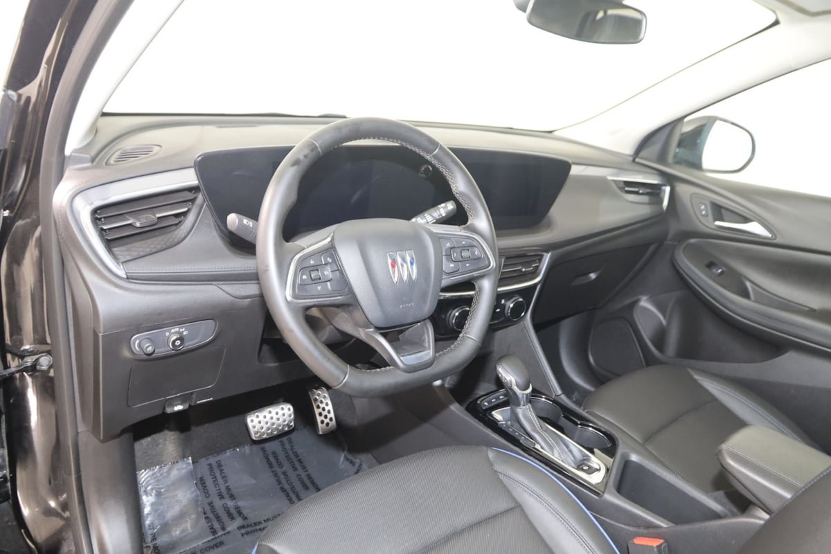 Used 2025 Buick Encore GX Sport Touring AWD/4WD image 26