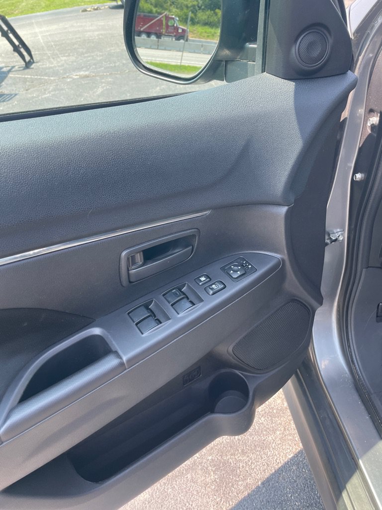 Used 2015 Mitsubishi Outlander Sport ES FWD image 11