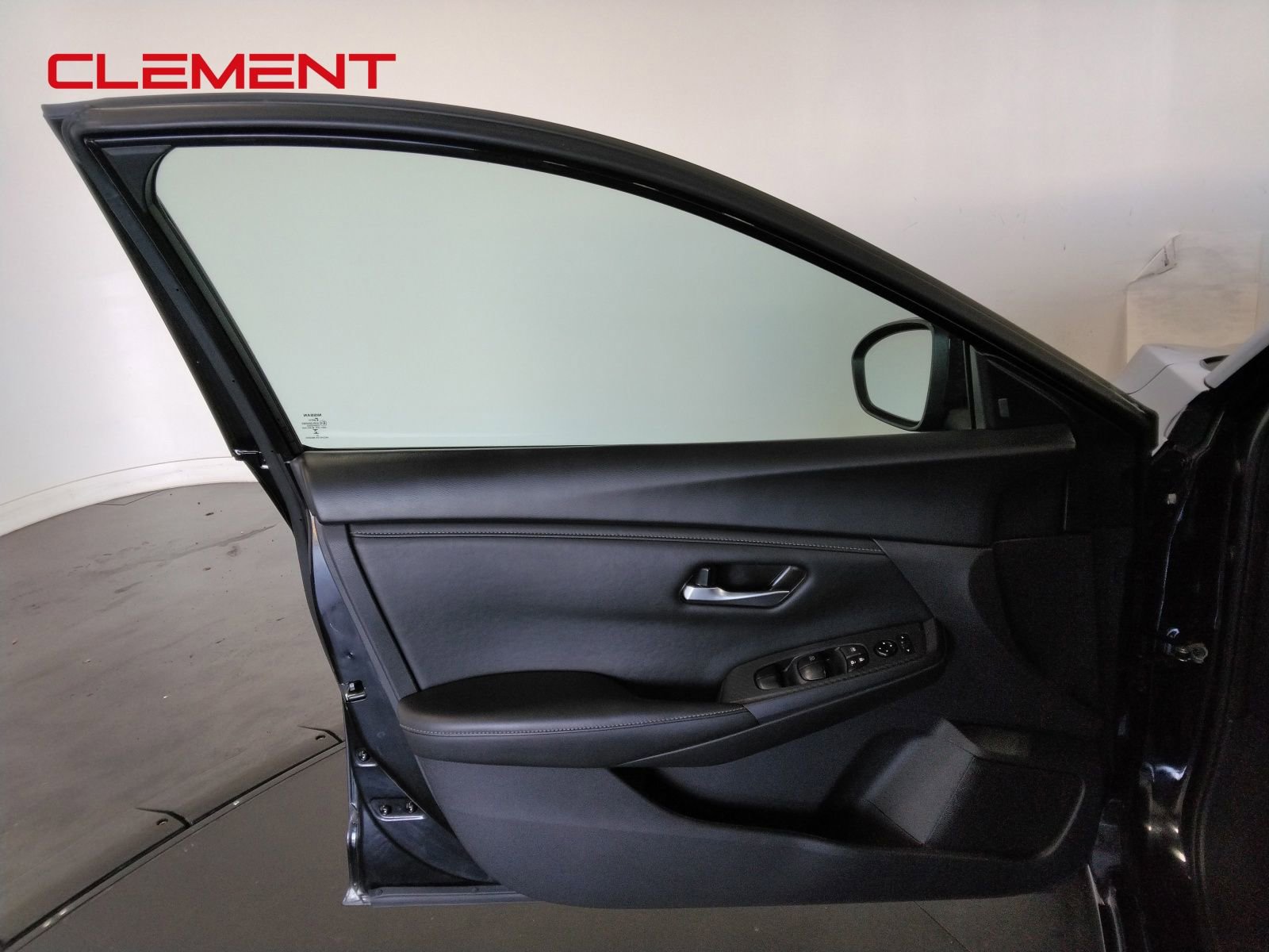 Used 2024 Nissan Sentra SV FWD image 23