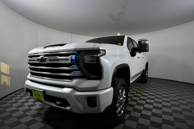 Used 2024 Chevrolet Silverado 3500 High Country w/ Technology Package image 6