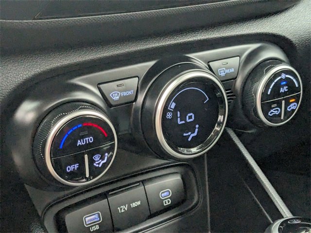 Used 2024 Hyundai Venue SEL image 20