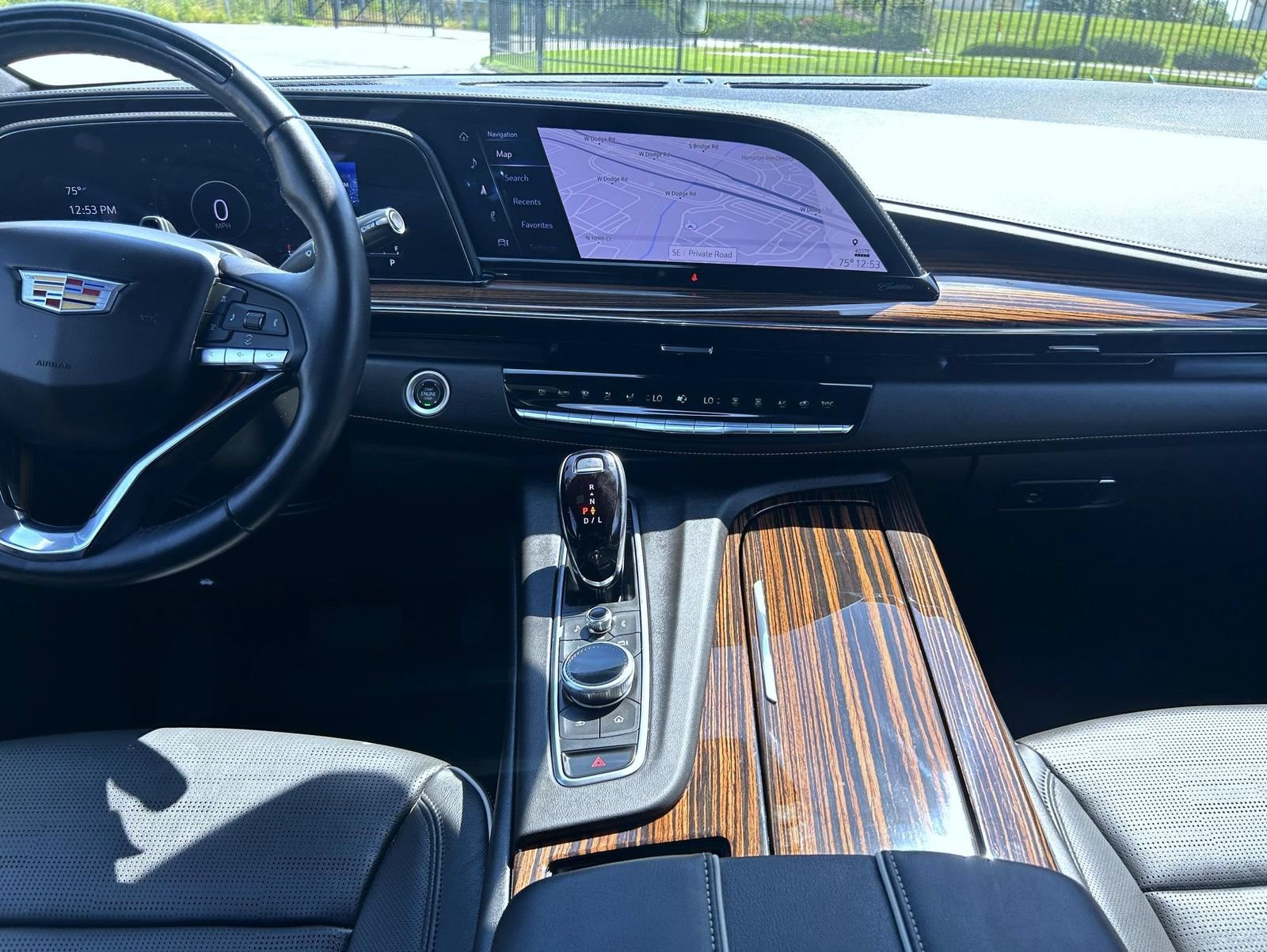 Certified 2024 Cadillac Escalade Premium Luxury w/ Performance Package AWD/4WD image 23