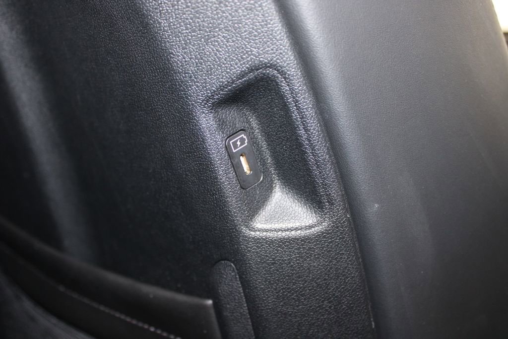 Used 2024 Kia Sorento S image 28