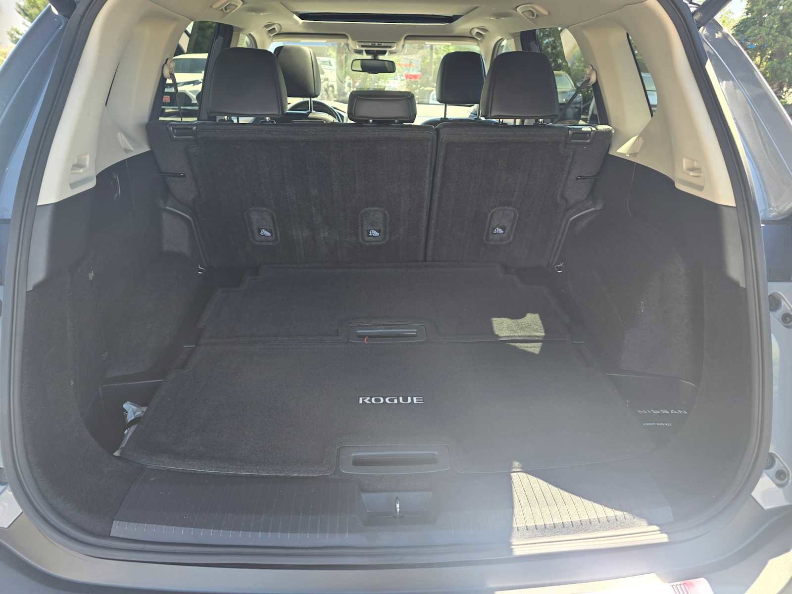 Used 2023 Nissan Rogue SL image 18