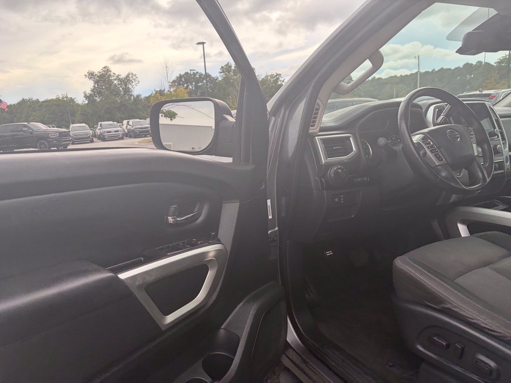 Used 2021 Nissan Titan SV w/ SV Convenience Package RWD image 38