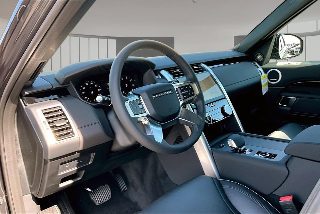 New 2026 Land Rover Discovery S AWD/4WD image 7